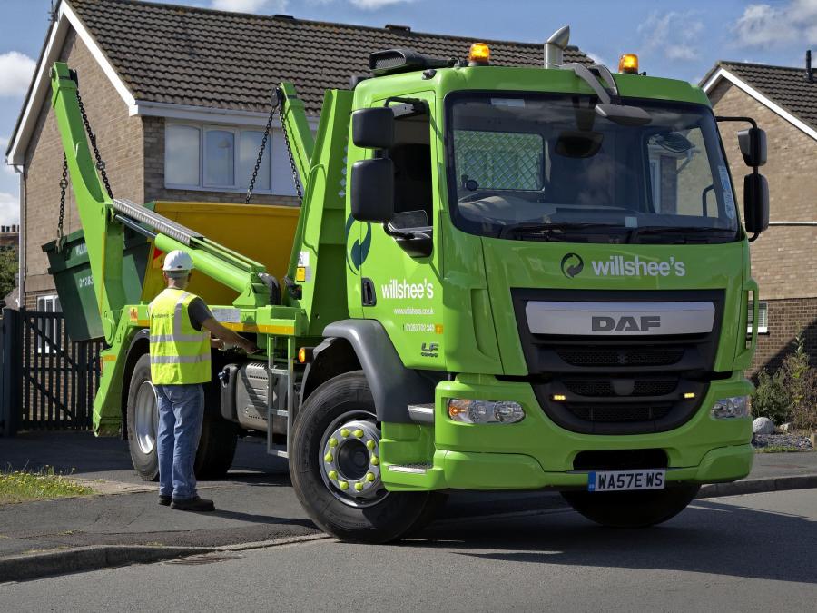  DAF LF 250 4x2 FA Day Cab Skip-Loader 2013 года  (UK) (фото 1 из 1)